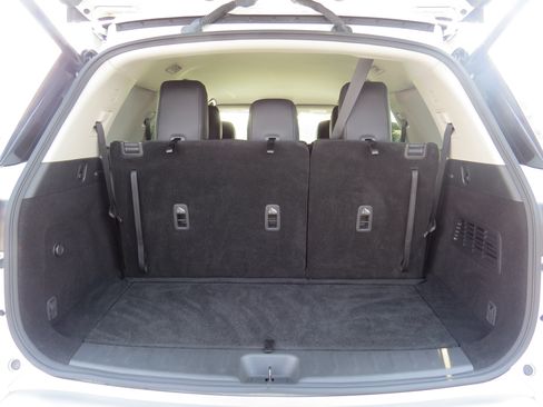 Used 2023 Nissan Pathfinder SL AWD/4WD image 15