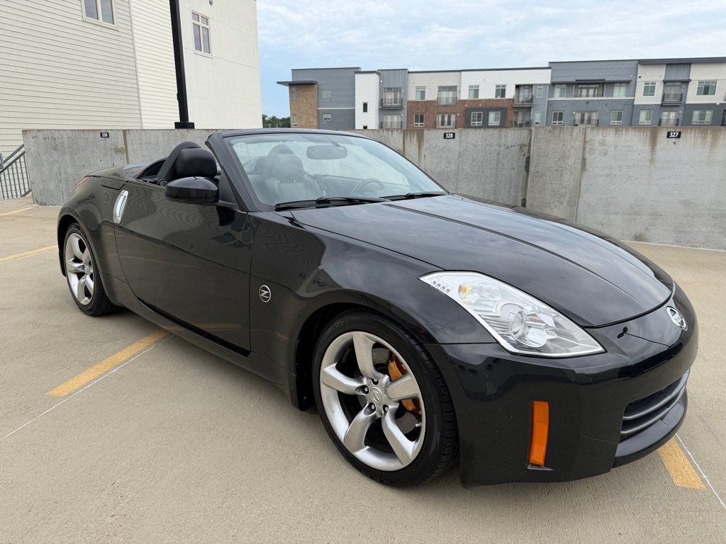 Used 2006 Nissan 350Z Grand Touring RWD image 1