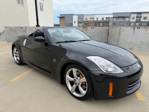Used 2006 Nissan 350Z Grand Touring RWD image 1