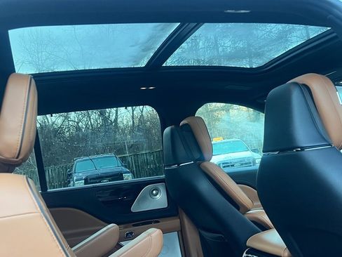 Used 2021 Lincoln Aviator Black Label w/ Dynamic Handling Package image 14