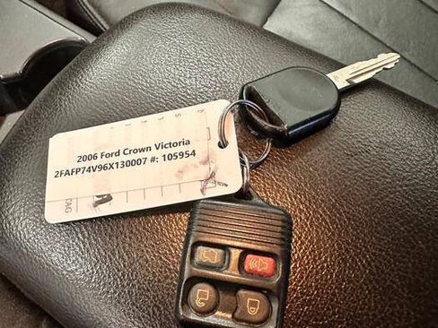 Used 2006 Ford Crown Victoria LX RWD image 42