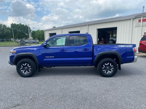 Used 2022 Toyota Tacoma TRD Off-Road image 8