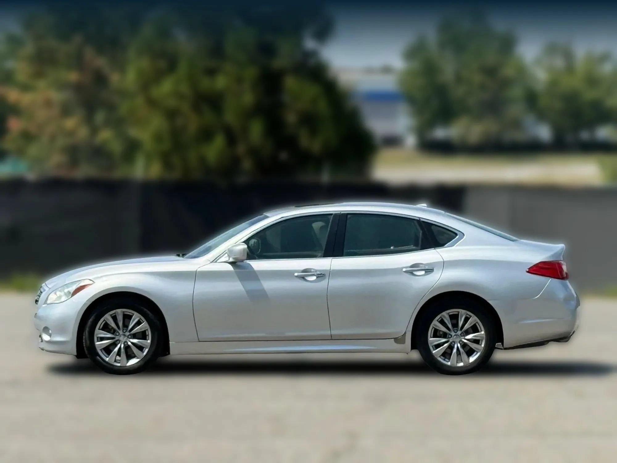 Used 2011 INFINITI M37 w/ Deluxe Touring Pkg RWD image 8