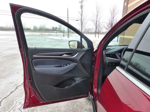 Used 2022 Buick Enclave Essence w/ Sport Touring Edition image 17