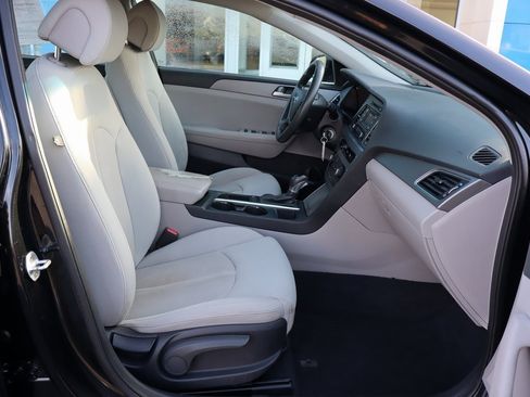 Used 2016 Hyundai Sonata SE image 16