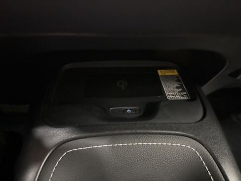 Used 2025 Toyota Corolla SE image 13