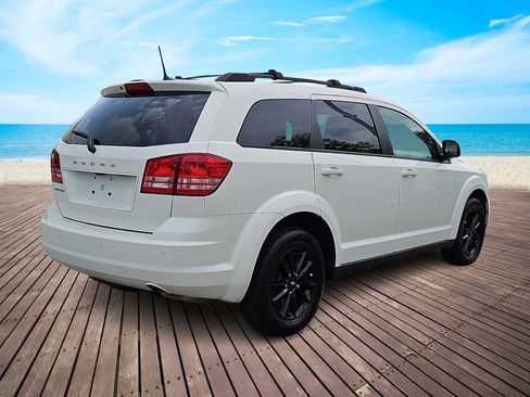 Used 2020 Dodge Journey SE w/ SE Popular Equipment Group FWD image 4