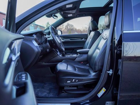 Used 2020 Cadillac XT6 Premium Luxury image 16