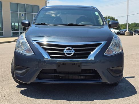Used 2015 Nissan Versa SV FWD image 5