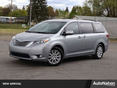 Used 2017 Toyota Sienna Limited Premium