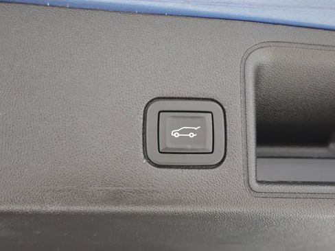 Used 2024 GMC Terrain SLT FWD image 21