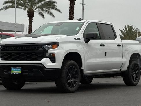 New 2026 Chevrolet Silverado 1500 Custom Trail Boss w/ Dark Appearance Package image 7