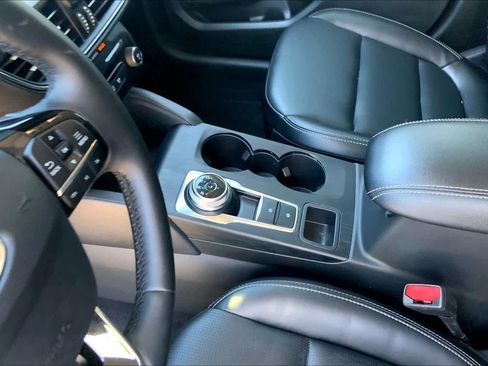 Certified 2025 Ford Escape Platinum AWD/4WD image 17