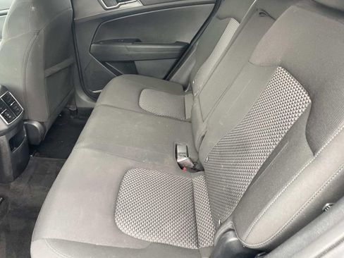 Used 2023 Kia Sportage LX AWD/4WD image 15