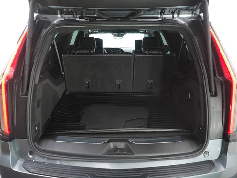 Used 2021 Cadillac Escalade ESV Sport Platinum image 9