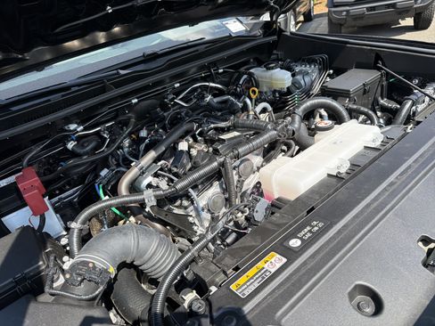 Certified 2025 Toyota 4Runner SR5 AWD/4WD image 23