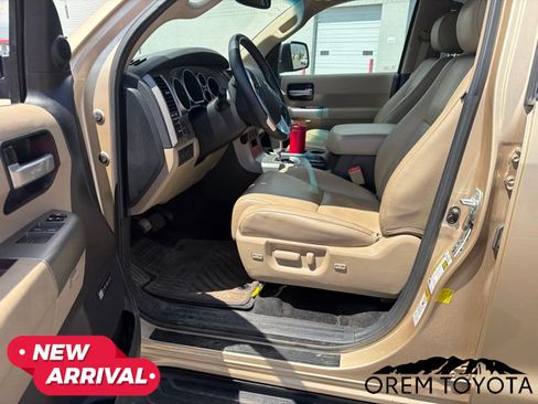 Used 2015 Toyota Sequoia Limited w/ Four Season Floor Mat Package AWD/4WD image 20