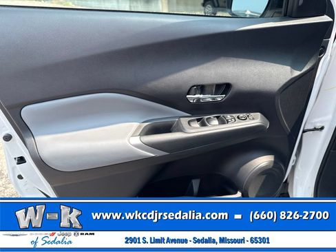 Used 2024 Nissan Kicks SR w/ SR Premium Package FWD image 17