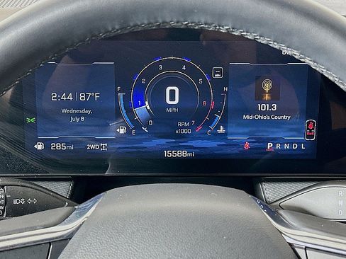 Used 2025 Chevrolet Equinox LT AWD/4WD image 14