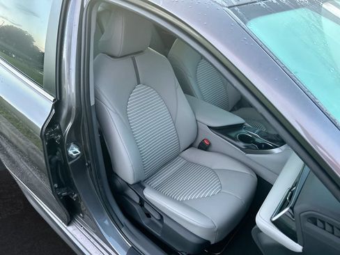 Used 2024 Toyota Camry SE FWD image 30