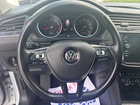 Used 2018 Volkswagen Tiguan SE w/ Panoramic Sunroof Package AWD/4WD image 37