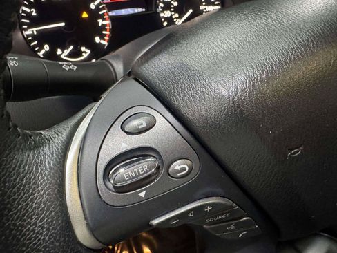 Used 2019 Nissan Pathfinder SL FWD image 25