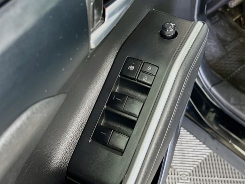 Used 2022 Toyota Highlander XLE image 19