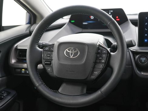 Used 2026 Toyota Prius XLE AWD/4WD image 15