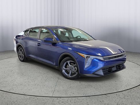 Certified 2025 Kia K4 FWD image 1