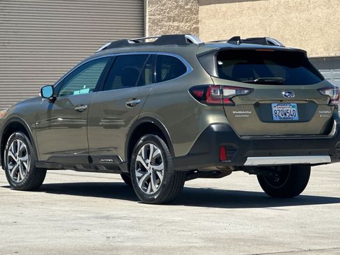 Used 2022 Subaru Outback Touring AWD/4WD image 5
