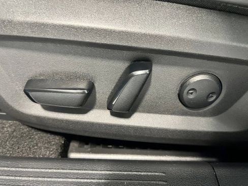 Used 2021 Nissan Rogue Platinum image 12