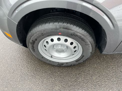 New 2025 Ford Maverick XL image 9