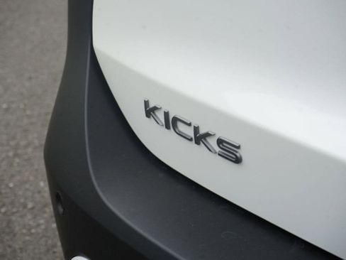 New 2025 Nissan Kicks SR image 9