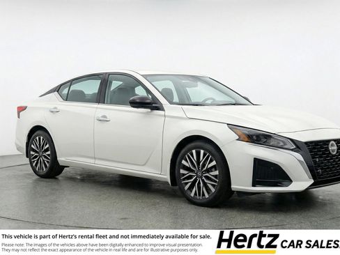 Used 2025 Nissan Altima 2.5 SV image 1