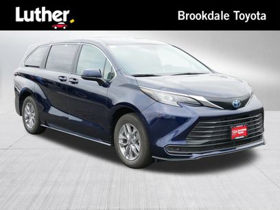 Used 2025 Toyota Sienna LE