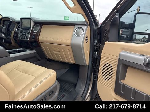 Used 2015 Ford F250 Lariat w/ Chrome Package image 94