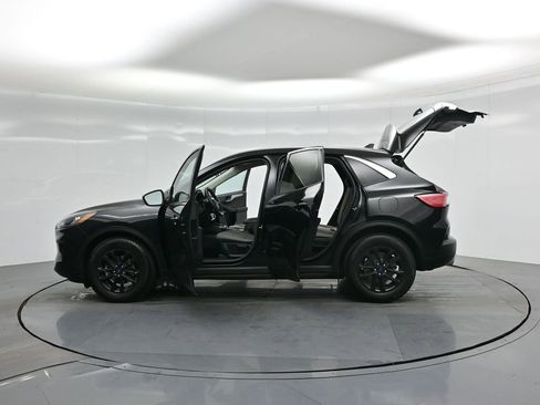 Certified 2022 Ford Escape SE image 34