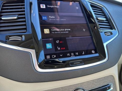 Certified 2024 Volvo XC90 T8 Plus w/ Protection Package Premier image 30