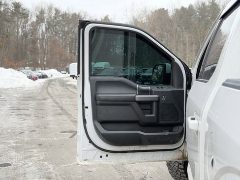 Used 2018 Ford F150 XLT w/ Equipment Group 302A Luxury image 26