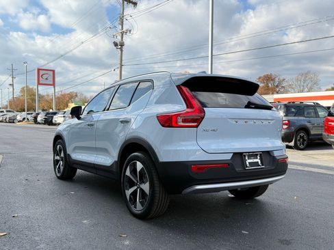 Used 2025 Volvo XC40 B5 Plus w/ Protection Package Premier image 3