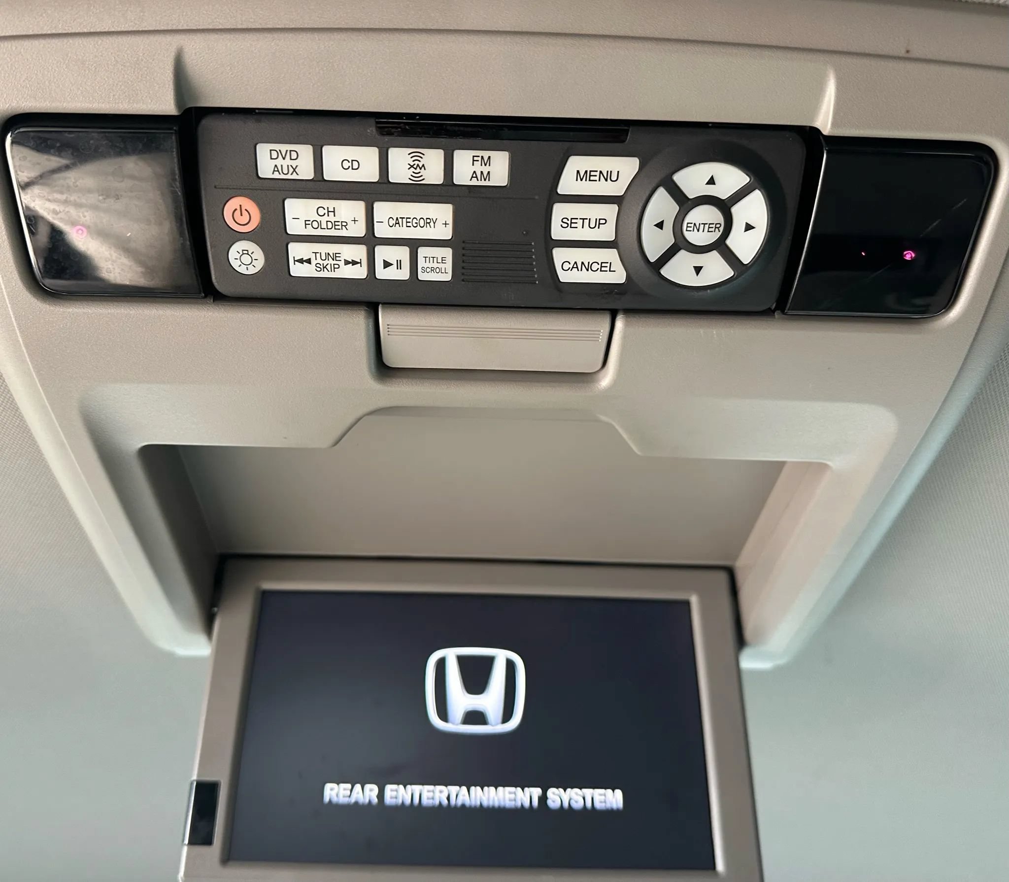Used 2016 Honda Odyssey SE image 24