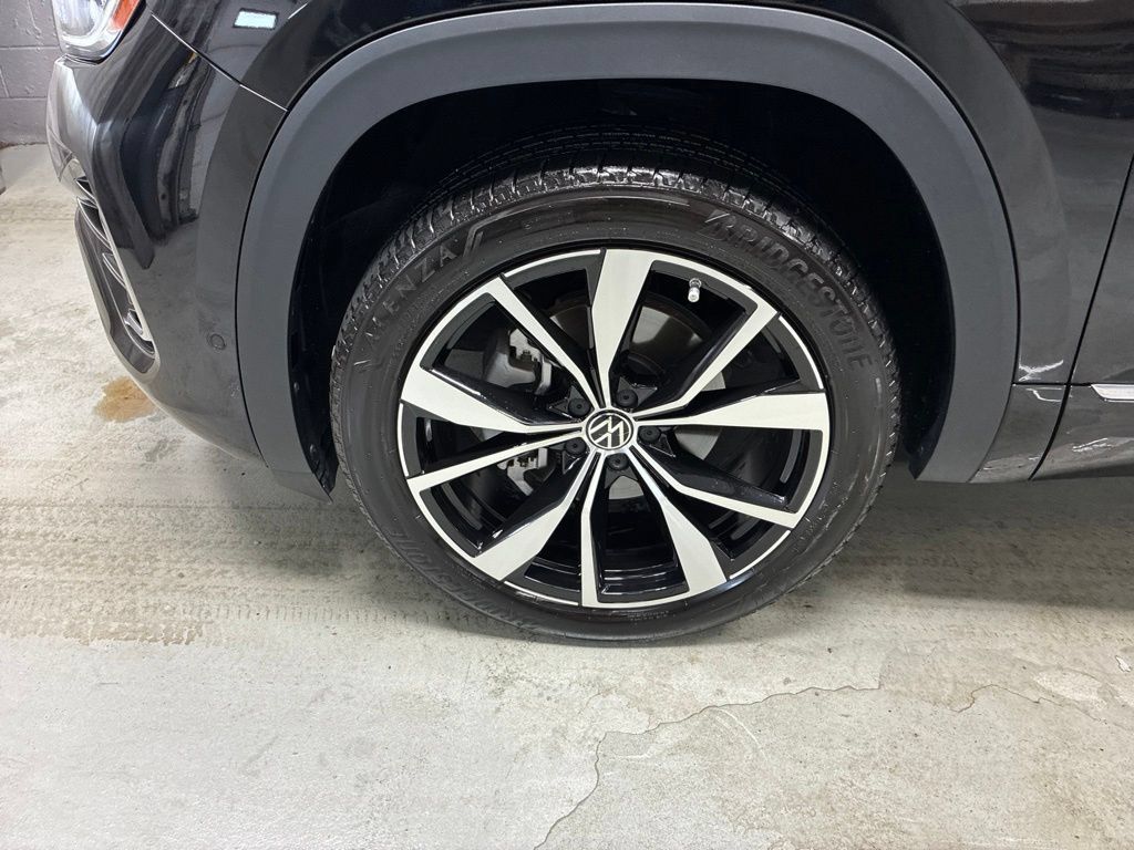Used 2025 Volkswagen Atlas SEL Premium R-Line AWD/4WD image 36