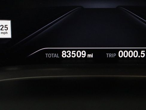 Used 2019 BMW 750i xDrive w/ Executive Package image 23