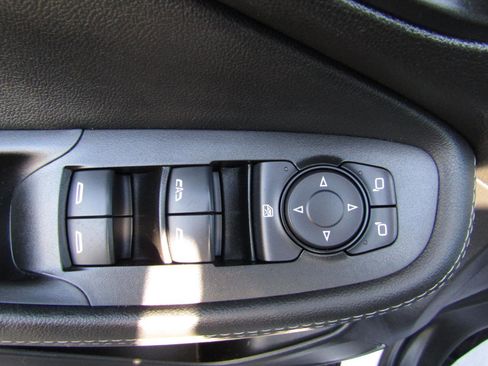 Used 2022 Buick Encore GX Select image 11