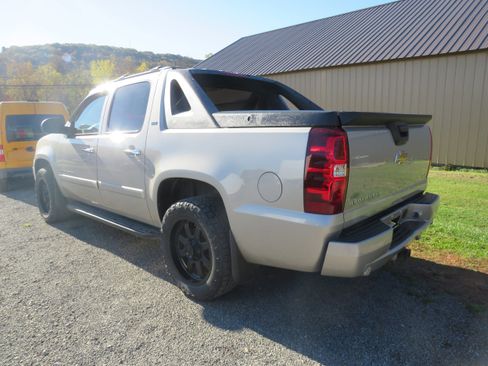 Used 2008 Chevrolet Avalanche LTZ w/ LTZ Preferred Equipment Group image 5