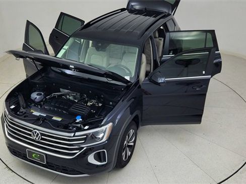Used 2025 Volkswagen Atlas SE image 86