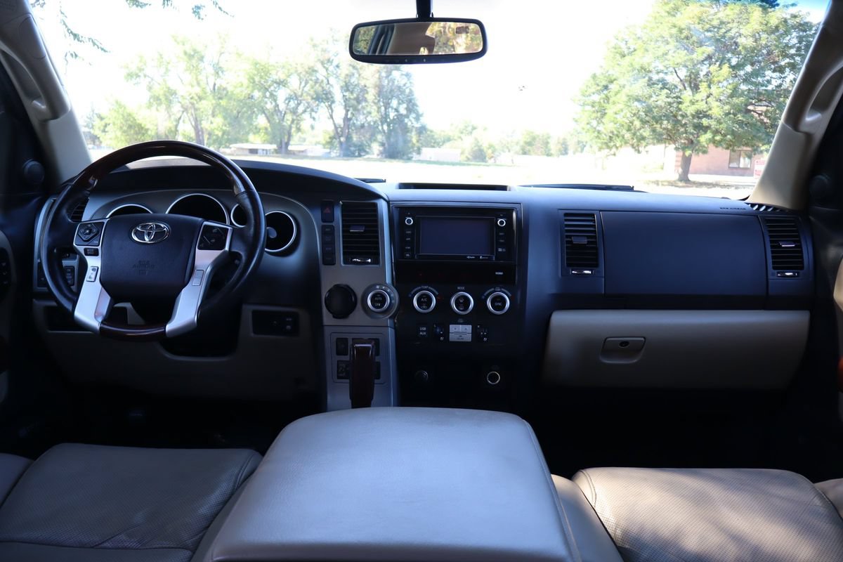 Used 2014 Toyota Sequoia Platinum RWD image 16