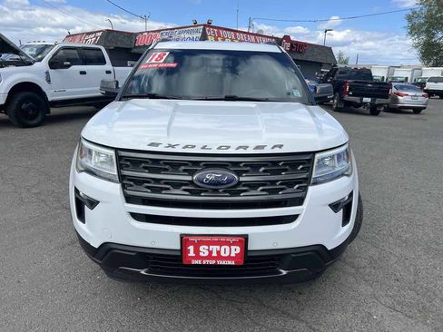 Used 2018 Ford Explorer XLT w/ Equipment Group 202A AWD/4WD image 2