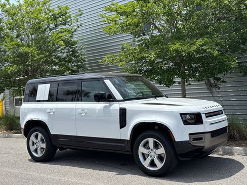 Used 2025 Land Rover Defender 110 X-Dynamic SE image 7