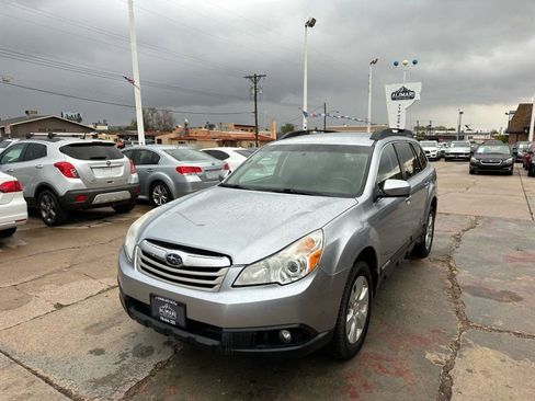 Used 2012 Subaru Outback 2.5i Premium w/ All-Weather Pkg AWD/4WD image 3